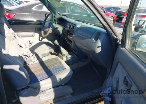 2000 Toyota Tacoma z USA, uszkodzony, nr VIN 4TAVL52N1YZ590912